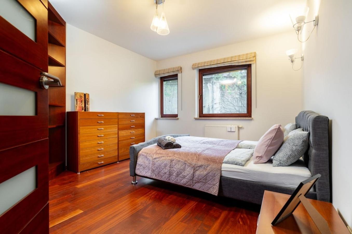 ורשה Royal Retreat Luxury Apartment Lazienki Park מראה חיצוני תמונה